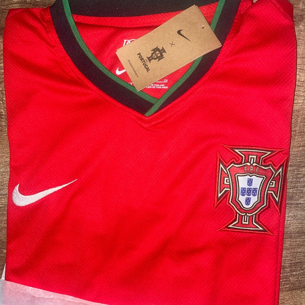 Nike Portugal SIZE M L Soccer Jersey Red